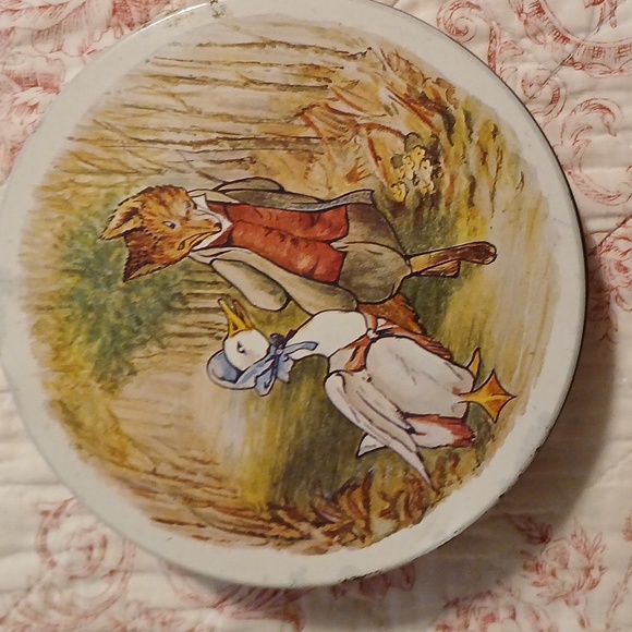 Vintage Beatrix Potter biscuit tins, made in England. - Picture 3 of 7